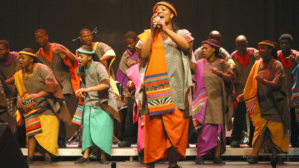 « Le Gospel francophone regarde plutôt vers l’Afrique et les Caraïbes », explique Sébastien Fath, qui travaille sur Religion et Francophonie. Ici en photo, le Soweto Gospel Choir, qui se produit aussi avec des chanteurs francophones, dont Dena Mwana, du Congo Brazzaville.