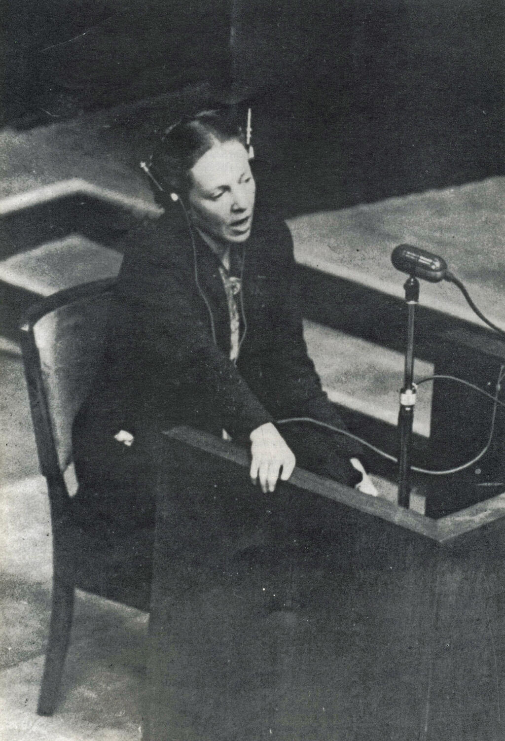 Marie-Claude Vaillant Couturier rapporte les camps de concentration de Ravensbrück et Auschwitz, 1946.

Gratuit pour publication uniquement avec une note:
Crédit photo: National Archives, College Park, MD, USA