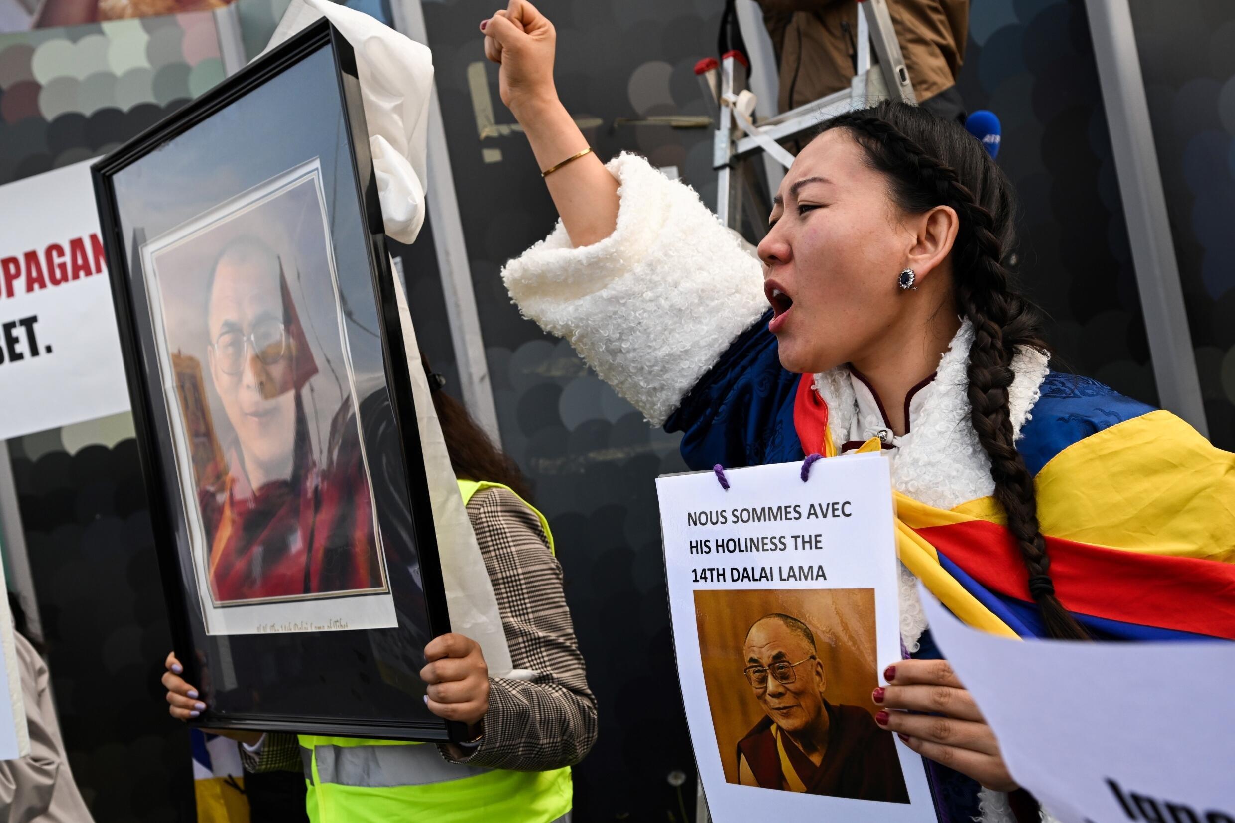 En la manifestación de tibetanos en apoyo al dalái lama en París, el 22 de abril de 2023