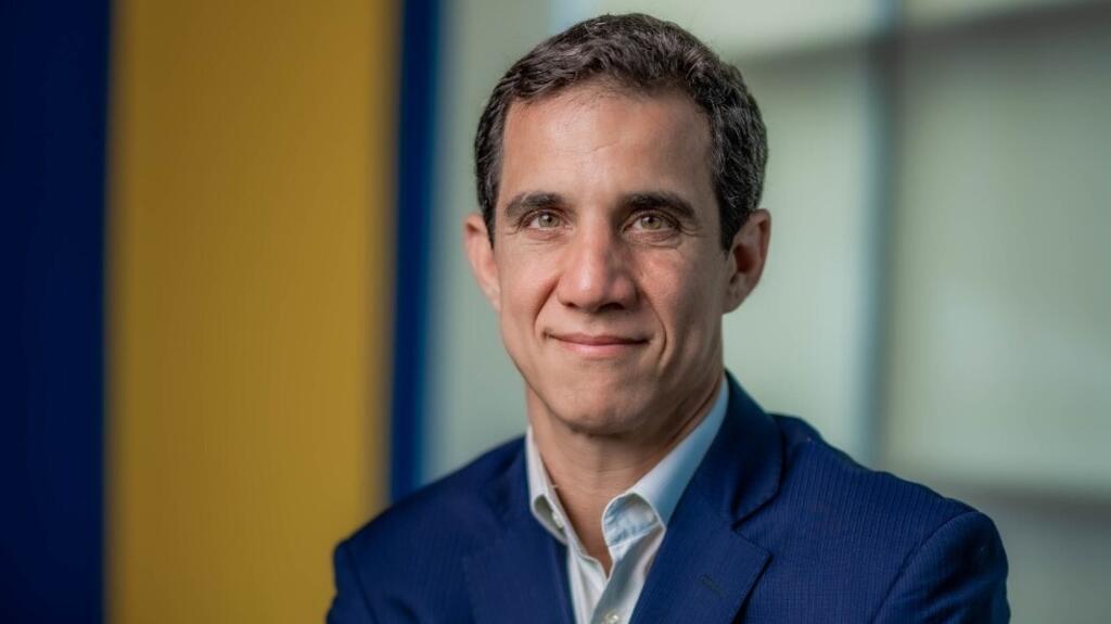 "Trump pode ceder por pressões dos consumidores norte-americanos", avalia o economista Ricardo Hammoud, especialista em Relações Internacionais.