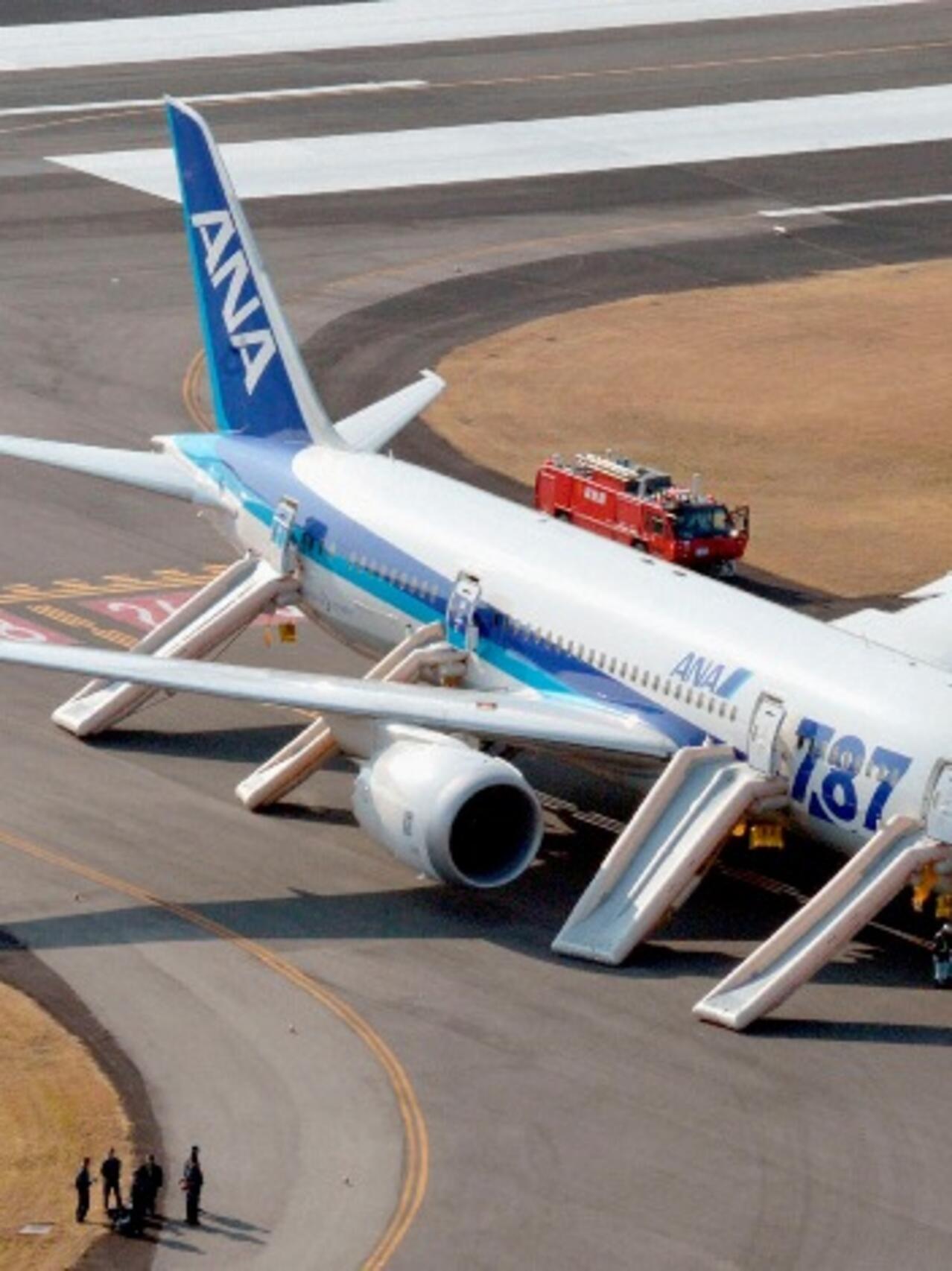 全日空”波音787飞机机舱冒烟迫降