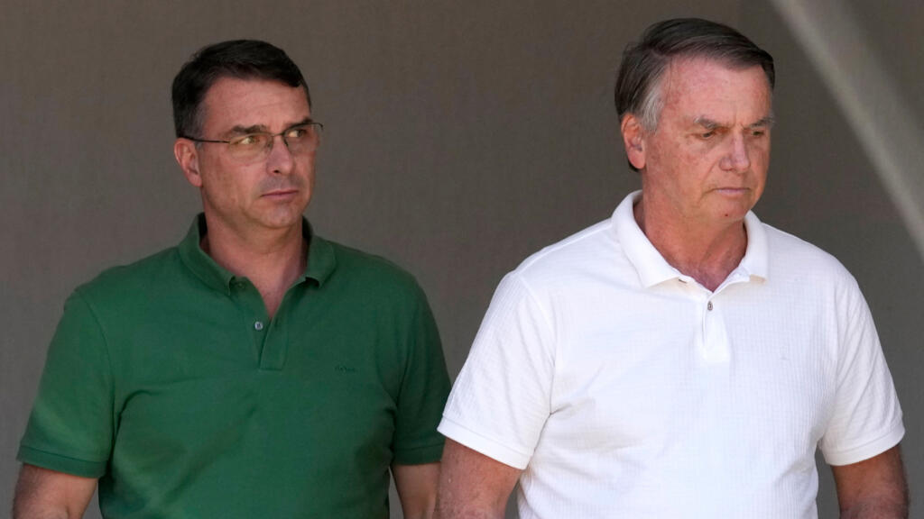 Brésil: le fils aîné de Jair Bolsonaro affirme que son père l'a désigné comme son successeur politique