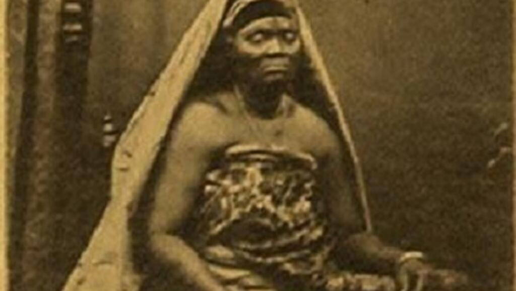Efunroye Tinubu, femme d'affaires et négrière nigériane (1805-1887).