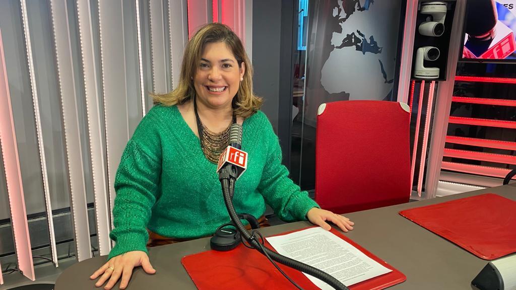 A psicanalista brasileira radicada na França Juliana Campocasso que lançou o projeto Mandacaru: psicanálise e imigração, de apoio a imigrantes brasileiros em Paris.