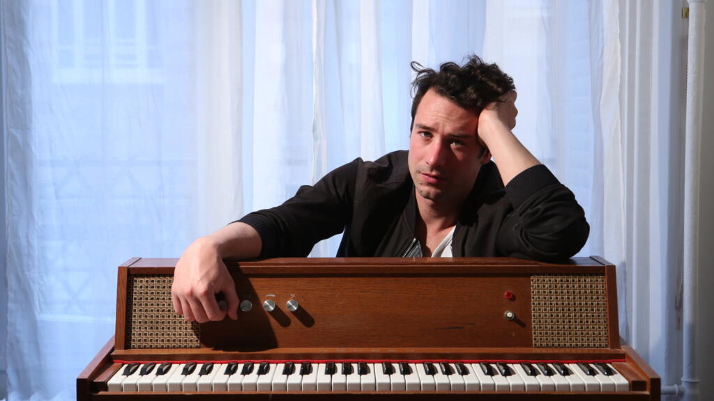 Jules Jaconelli, um novo talento da chanson française.