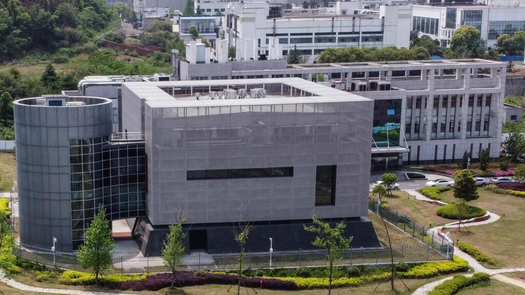 Vue aérienne du laboratoire P4 de l'Institut de virologie de Wuhan, le 17 avril 2020 (image d'illustration). Il est scientifiquement prouvé que ce virus n’a pas été transformé par la main de l’homme.