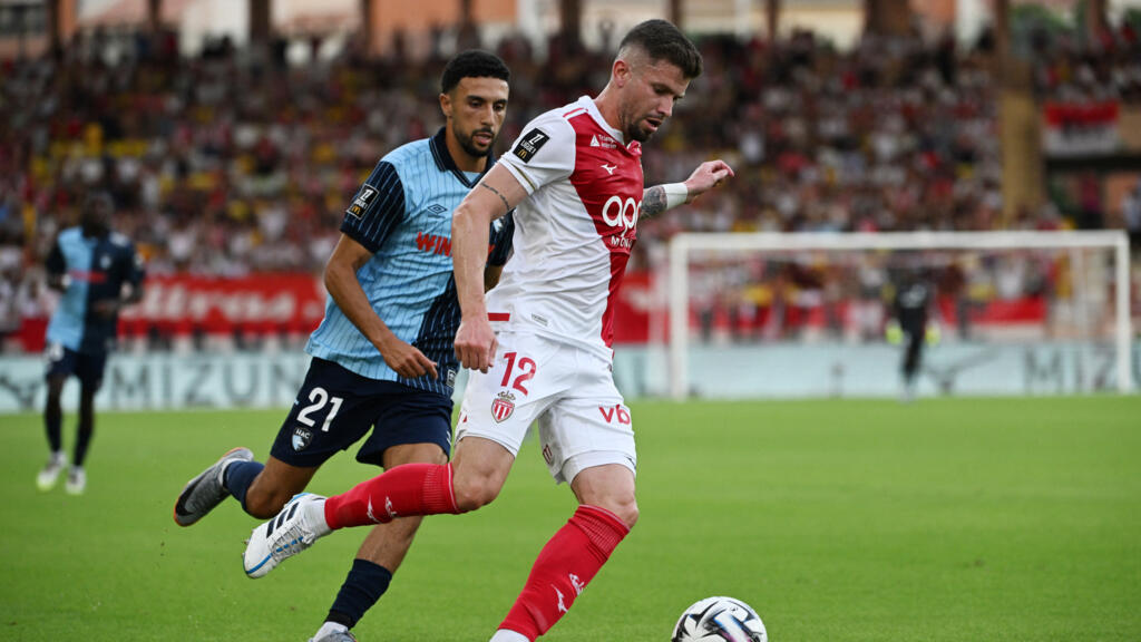 O lateral esquerdo Caio Henrique durante um jogo do Mônaco contra o Le Havre pelo campeonato francês, em 16 de agosto de 2025.