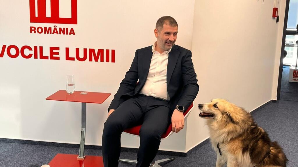 Gabriel Păun, la RFI, însoțit de Silva