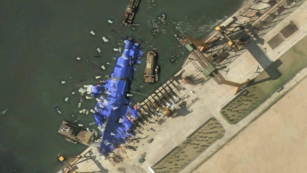L'image satellite montre le destroyer nord-coréen naufragé, le 24 mai 2025, à Chongjin. (Maxar Technologies via AP)