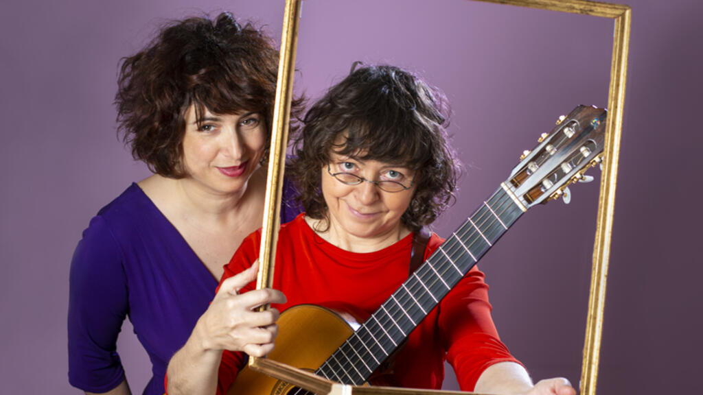 O duo Aurélie e Verioca preparou um show musical com toques teatrais para se adaptar ao público do Festival de Avignon