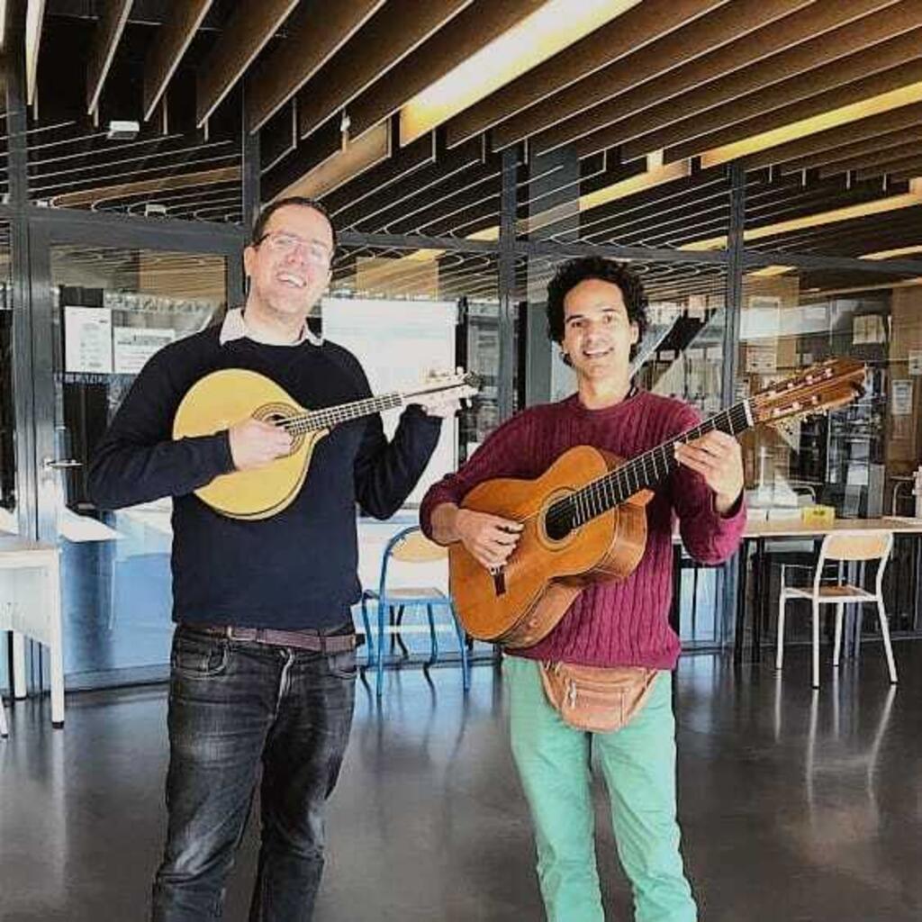 Os músicos Pedro Aragão (e) e Cristiano Nascimento (d)