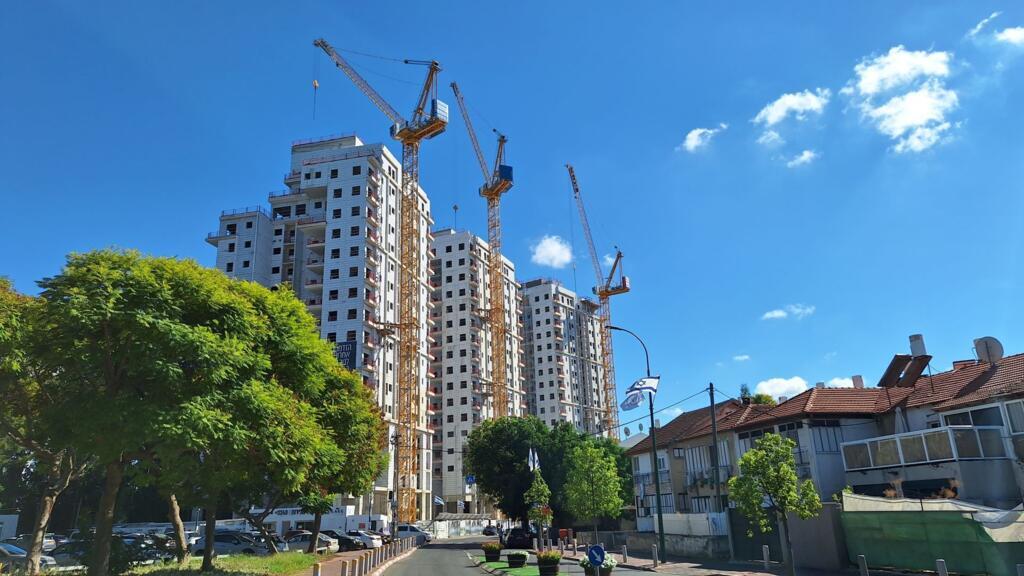 Un des chantiers de l'entreprise de Raul Srugo de l'IBA (Israel's Builders Association).