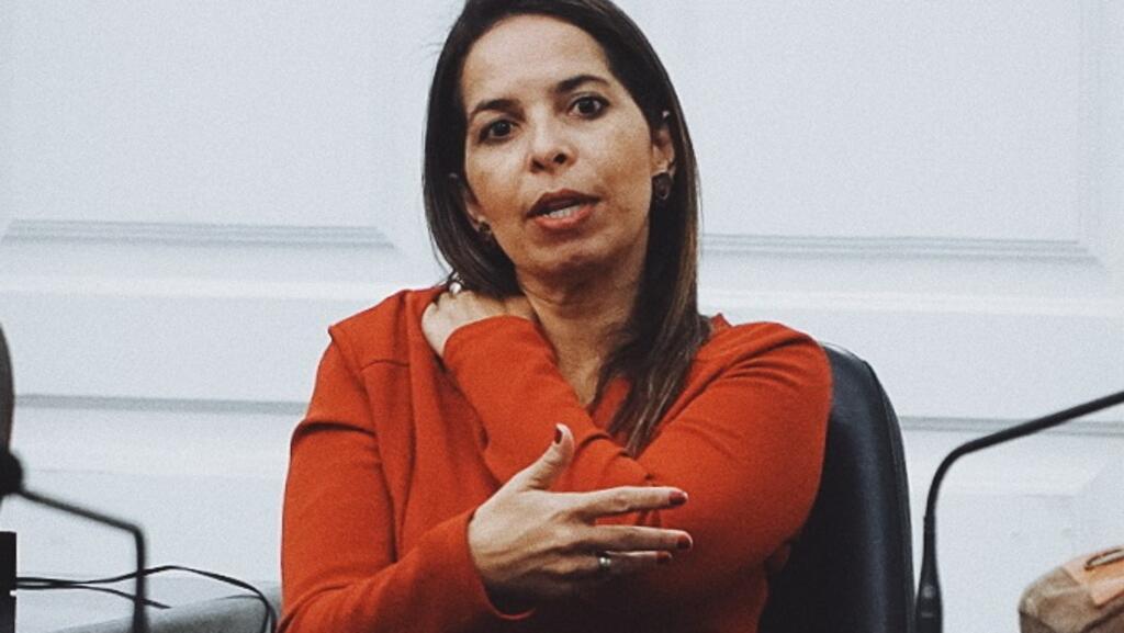 A cientista política Luciana Santana acredita que a aprovação do relatório da CPI da Covid abrirá caminho para outras investigações sobre irregularidades do governo Bolsonaro.