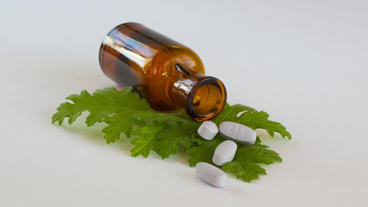 Médicos alopatas declaram guerra a homeopatas na França Médicos alopatas declaram guerra a homeopatas na França