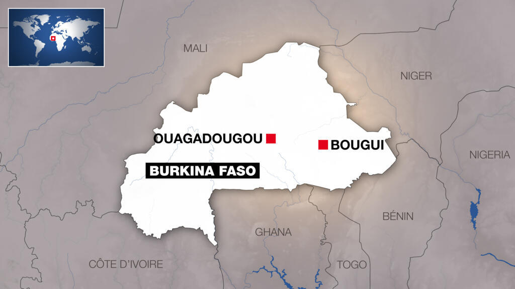 Le 25 décembre 2022, un minibus de transport en commun a heurté une mine faisant 10 morts et 5 blessés, selon le gouverneur de la région de l'Est du Burkina Faso.