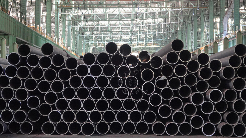 據傳英國打算跟歐盟建立同盟關係，協調關稅，一起應對中國出口過剩的鋼鐵產能。