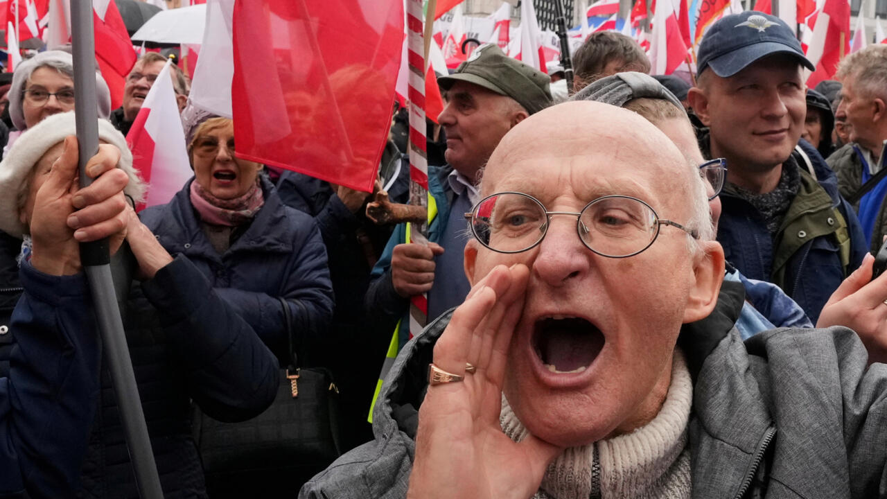Pologne: des milliers de manifestants nationalistes se rassemblent contre l'immigration