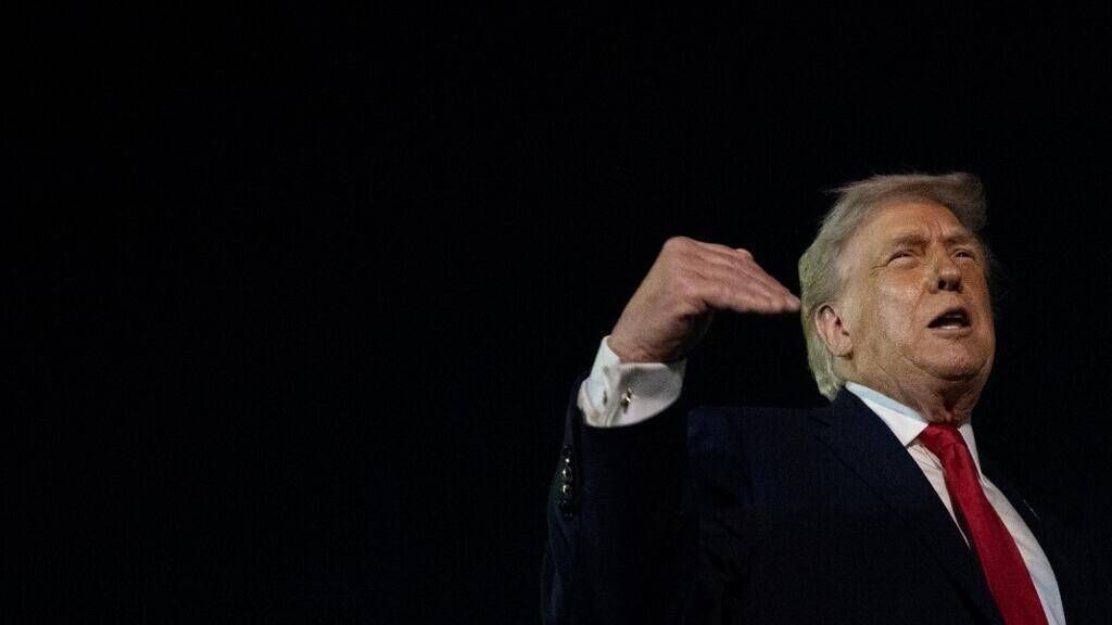 Édition spéciale: un an après son retour au pouvoir, quel bilan tirer des promesses faites par Trump?