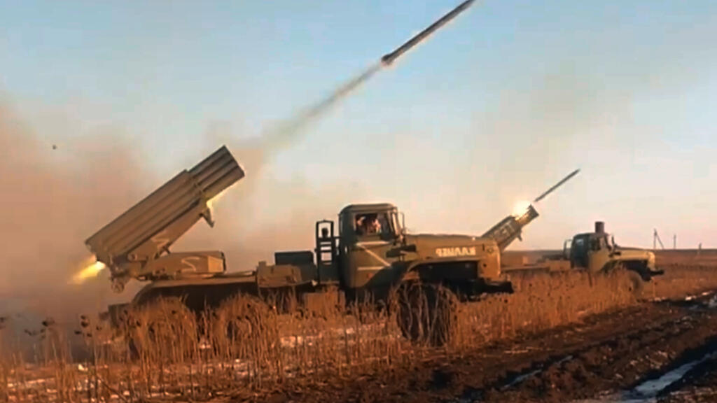 Ukraina tiến thoái lưỡng nan: Hòa bình theo kiểu Putin hay chiến tranh không lối thoát?