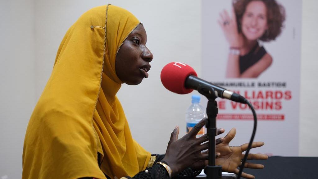 Kadio Niang, ingénieure mauritanienne, pendant l'enregistrement de l'émission 7 milliards de voisins, à Nouakchott, le 18 mai 2022.