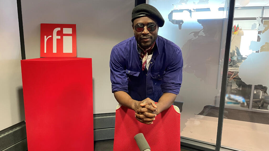 Alune Wade en studio à RFI.