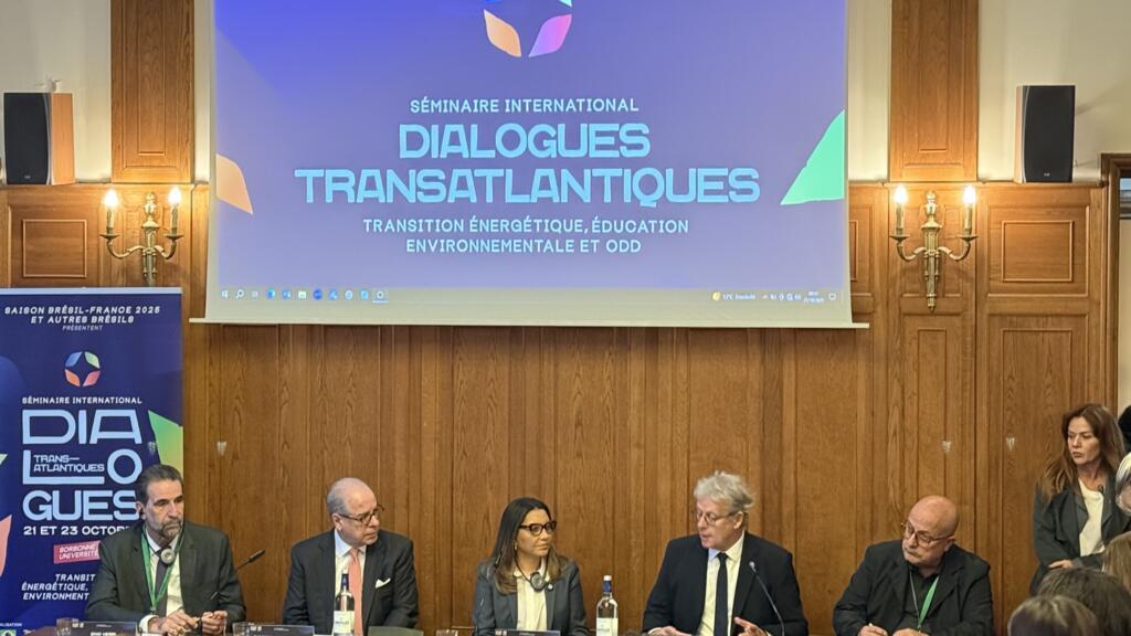 A primeira-dama, Janja Lula da Silva, participou do Seminário Diálogos Transatlânticos, realizado pela associação Autres Brésils na universidade Sorbonne.
