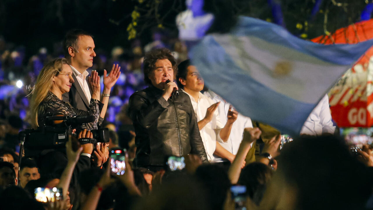 Argentine: en visite à Cordoba, le président Milei tente de rassurer les marchés
