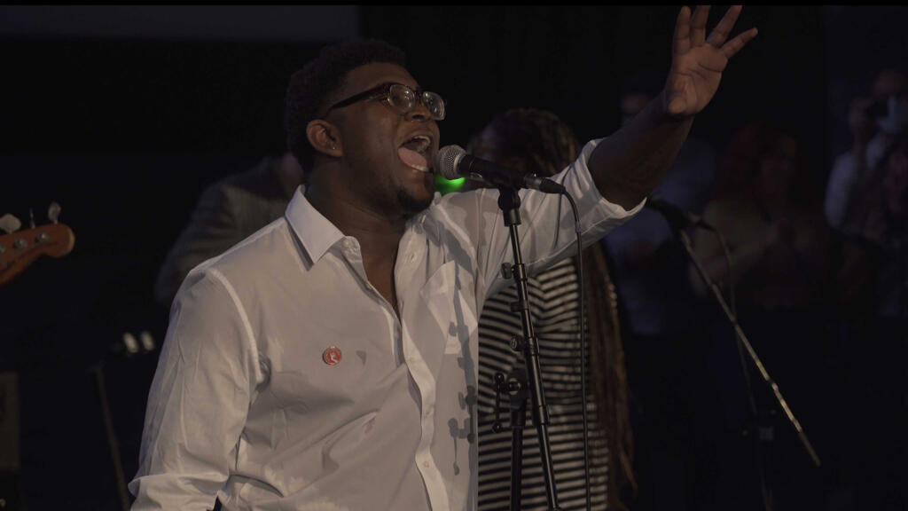 Jonathon Lee en concert, lors de l’avant-première de "Soul Kids" au cinéma Max Linder à Paris, le 22 novembre 2021.
