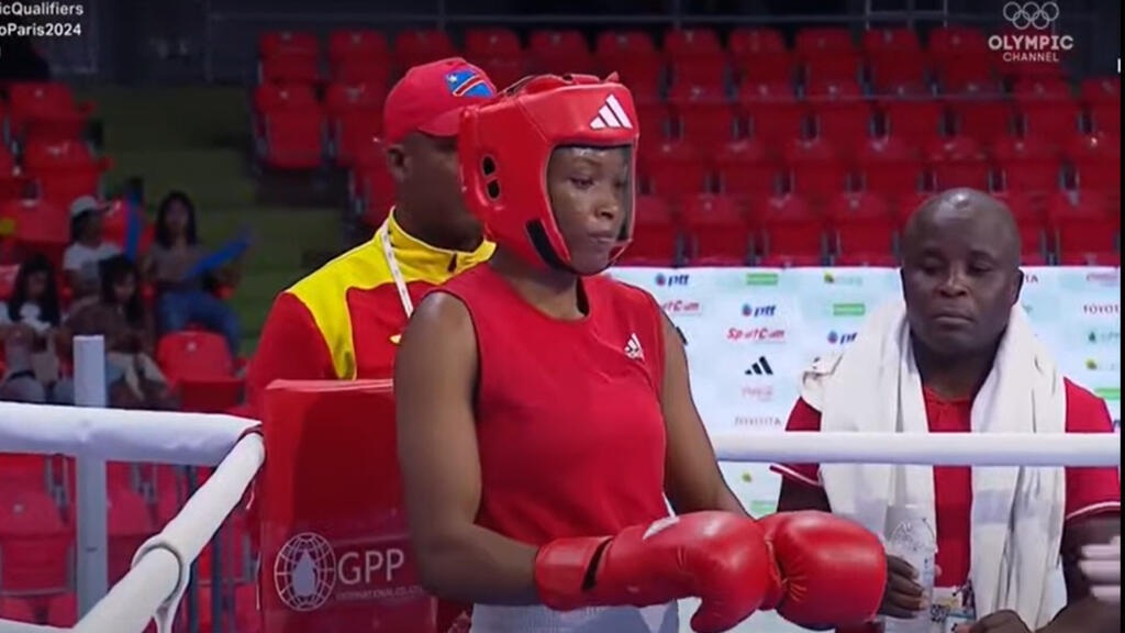 Capture d'écran de Brigitte Mbabli, la boxeuse congolaise lors d'un combat au 2ème tournoi mondial de qualification olympique à Bangkok, en Thailande qui s'est déroulé du  24 mai au 2 juin 2024. (Image d'illustration)