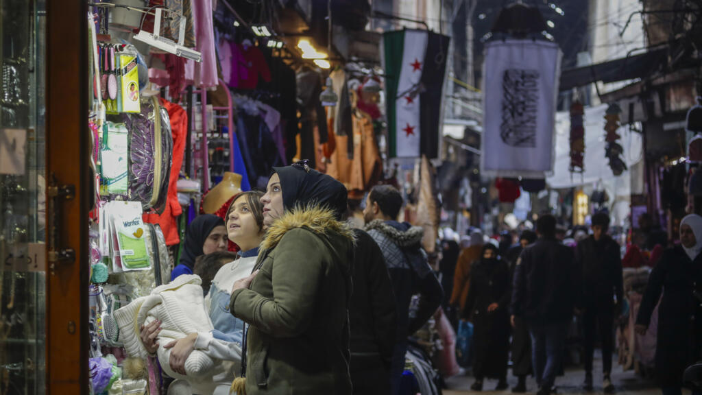 Syrie: un an après la chute de Bachar el-Assad, l'économie montre de timides signes d'amélioration