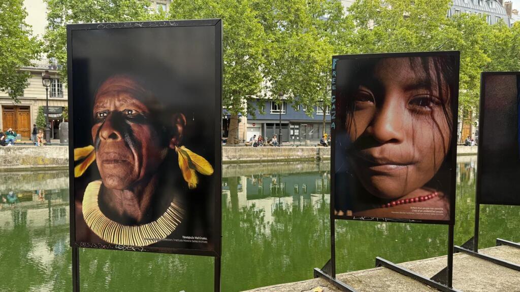 As fotos de Maureen Bisilliat, no Canal saint Martin, mostram os povos do Parque do Xingu, na Amazônia brasileira.