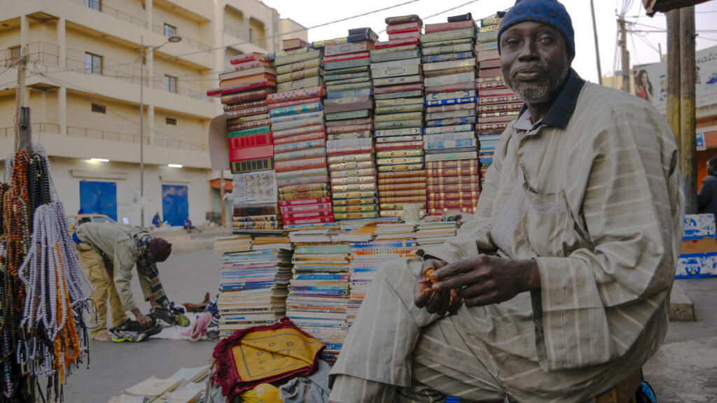 Un libraire dans le quartier de la Médina à Dakar, le 18 avril 2021.(Image d'illustration)