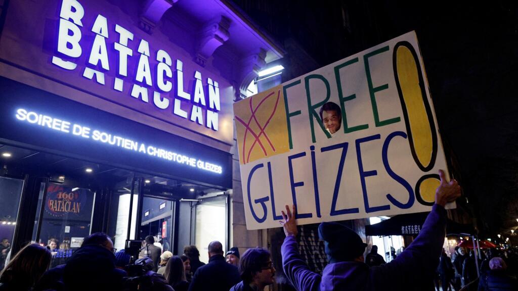France: les soutiens du journaliste Christophe Gleizes rassemblés au Bataclan pour réclamer sa libération
