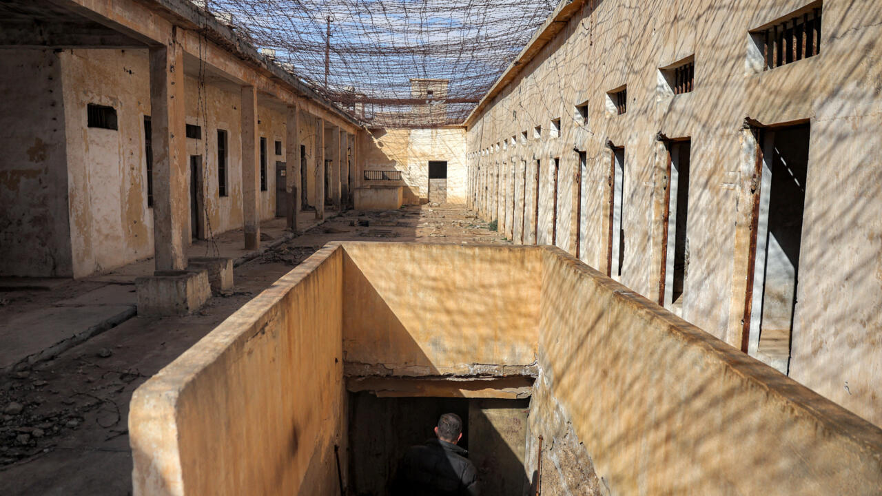 Syrie: un musée virtuel permet de visiter les prisons et retracer les horreurs du régime el-Assad