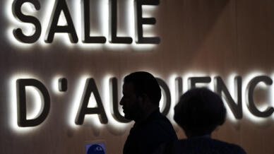 Au palais de justice de l'île de la Cité à Paris, les victimes de l'attaque du 14-Juillet à Nice continuent à se succéder à la barre.