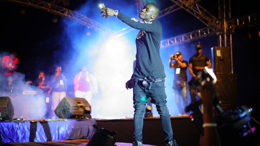 Sidiki Diabaté durante show em Bamako, no Mali, em 3 de setembro de 2017.