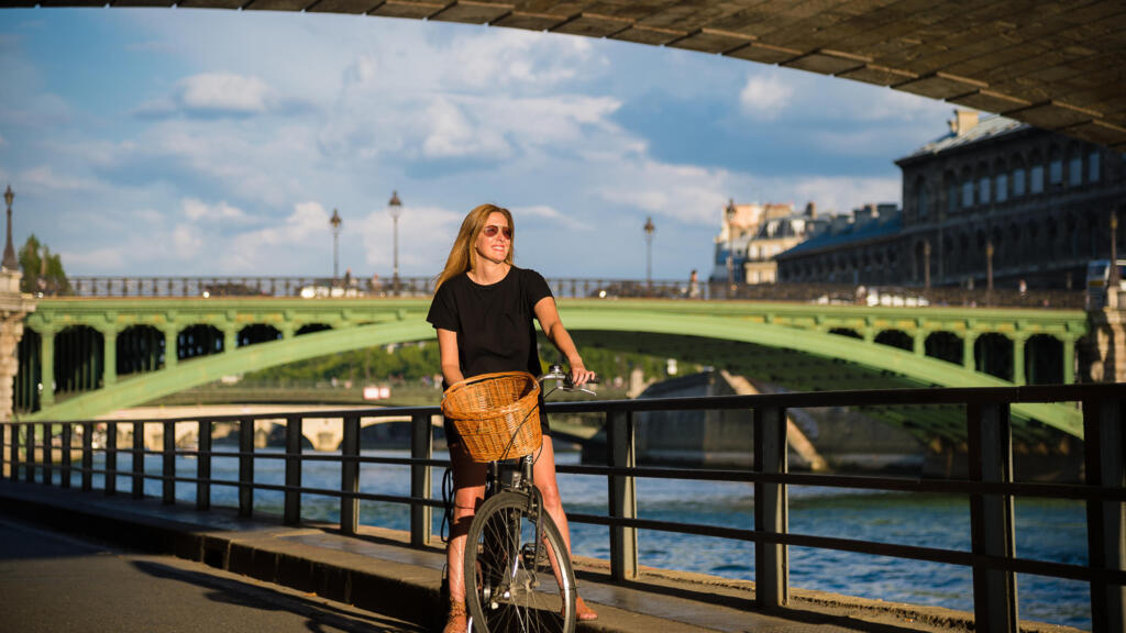 Fernanda Hinke, co-fundadora da associação cycl'Avenir e fundadora do Meia-Noite em Paris.