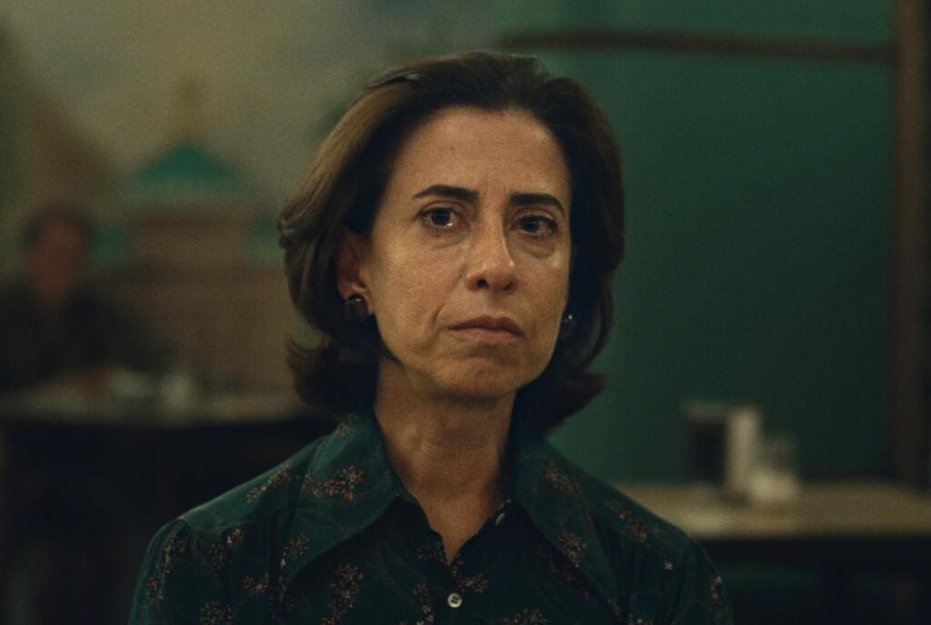 "Ainda estou aqui" foi exibido fora de competição no Festival de Cinema Latino-Americano de Biarritz, em 21 de setembro de 2024. A atriz Fernanda Torres faz o papel de Eunice Paiva, que perdeu o marido durante a ditadura militar no Brasil.