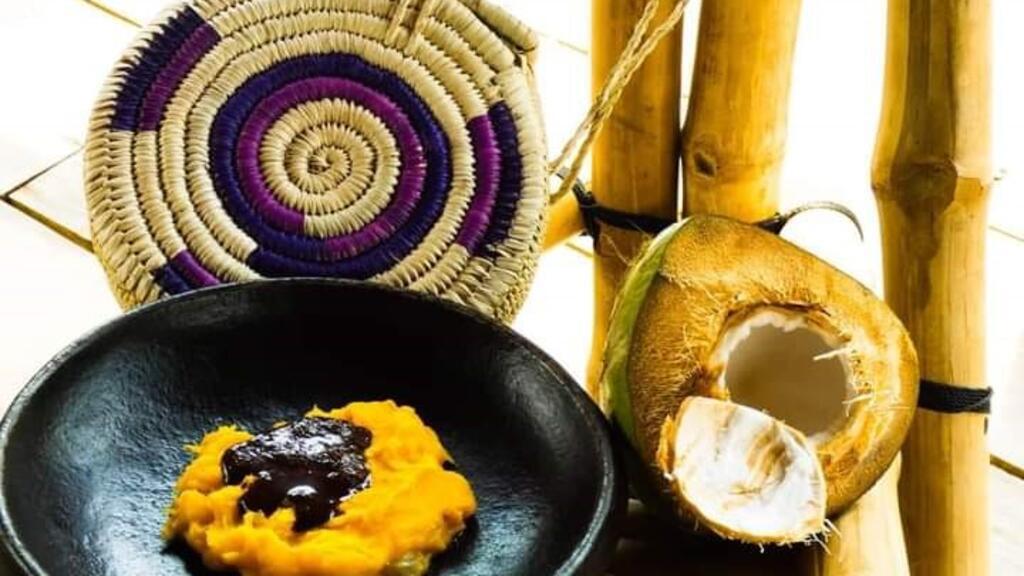 Atoutou et noix de coco.