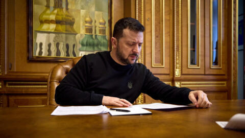 روسیه رئیس‌جمهور اوکراین را در فهرست افراد تحت تعقیب قرار داد.