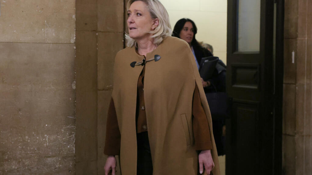 Procès de Marine Le Pen en France: cinq ans d'inéligibilité requis