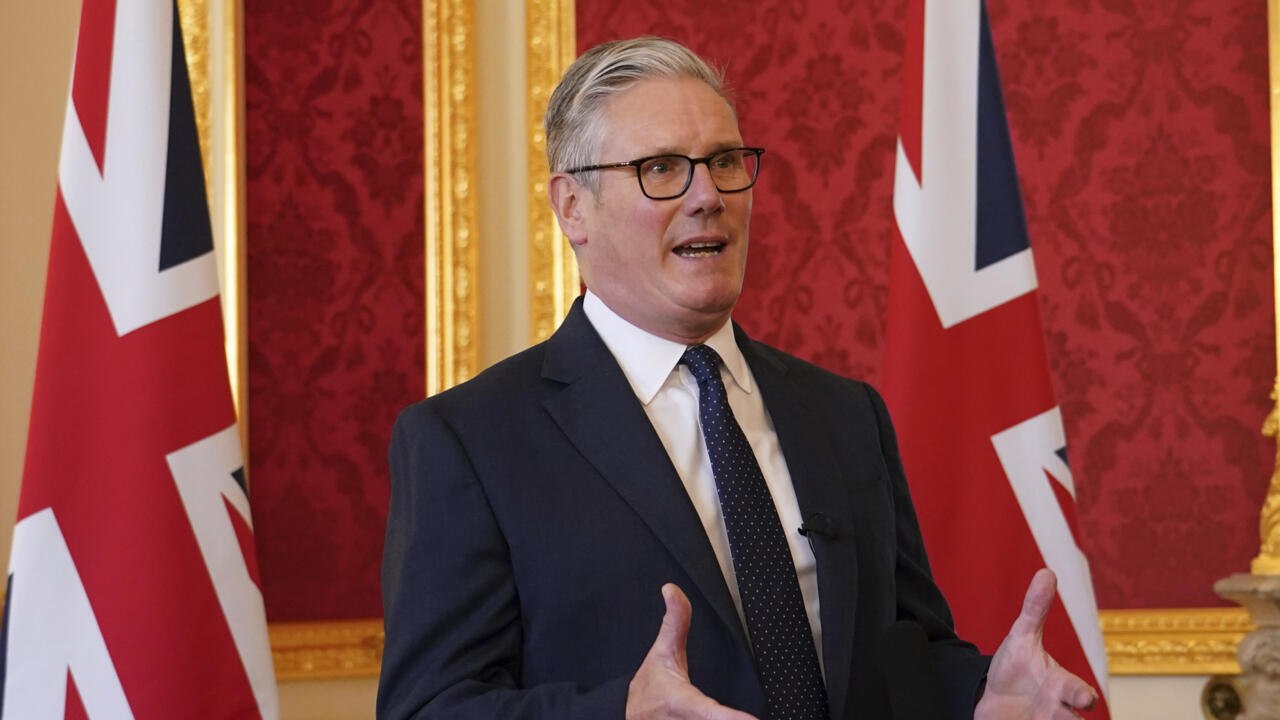 Royaume-Uni: Keir Starmer annonce la création d'une carte d'identité numérique obligatoire