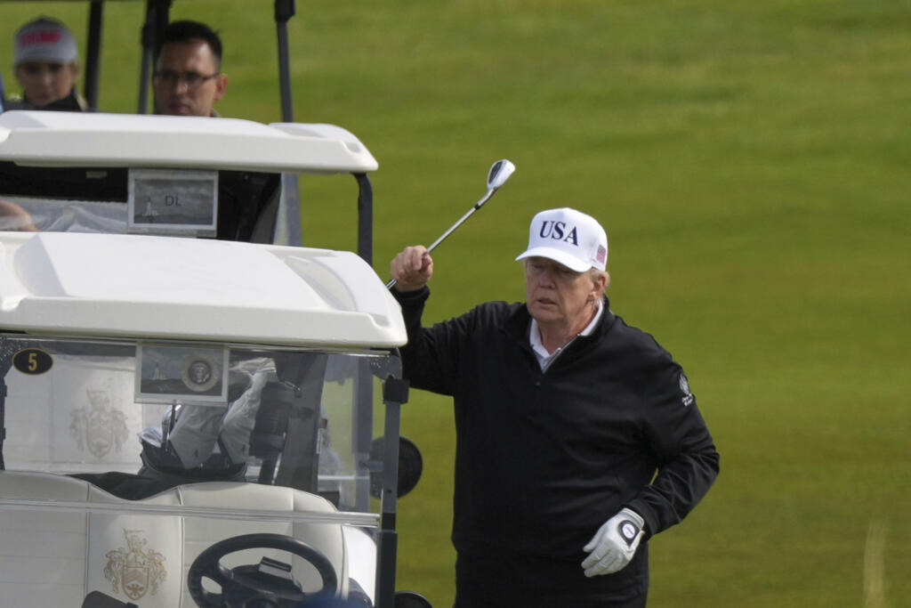 Presidente dos Estados Unidos, Donald Trump, participou de partida de golfe na manhã deste sábado em Turnberry, em seu resort na Escócia. (26/07/2025)
