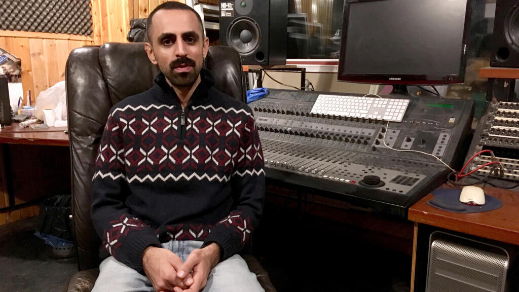 Bashar Murad, dans son studio d'enregistrement, à Jérusalem, le 18 décembre 2020.