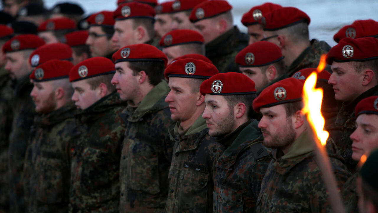Allemagne: doutes de la jeunesse, tirage au sort... la refonte du service militaire passe mal
