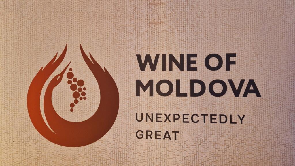 Logoul „Wine of Moldova"/Vinul Moldovei.