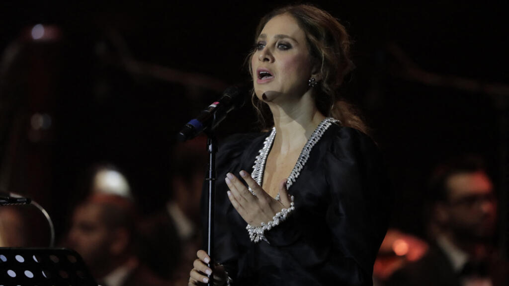 La chanteuse libanaise Yasmina Joumblatt en ouverture du Festival de Beiteddine, le 18 juillet 2019.