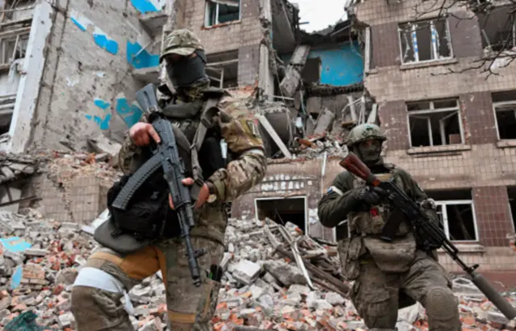 Des soldats russes à Marioupol