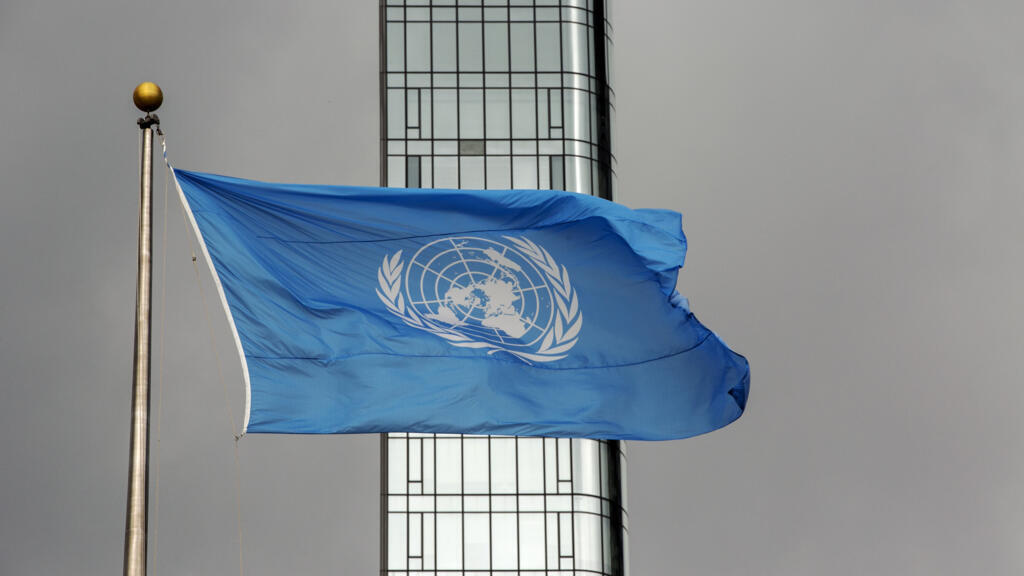Bandeira da ONU na sede das Nações Unidas, em Nova York, nesta segunda-feira, 22 de setembro de 2022. 