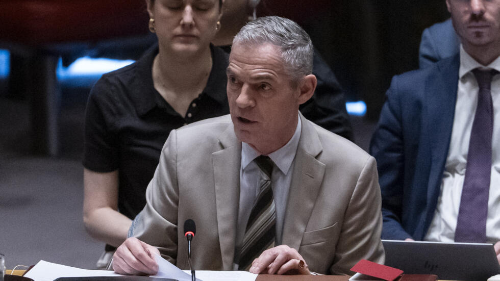 ژروم بونافون، سفیر و نماینده دائم فرانسه در سازمان ملل، در نشست شورای امنیت در مقر سازمان ملل متحد ۲۴ ژوئن ۲۰۲۵